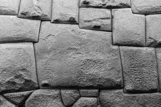 Piedra de los Doce Ángulos