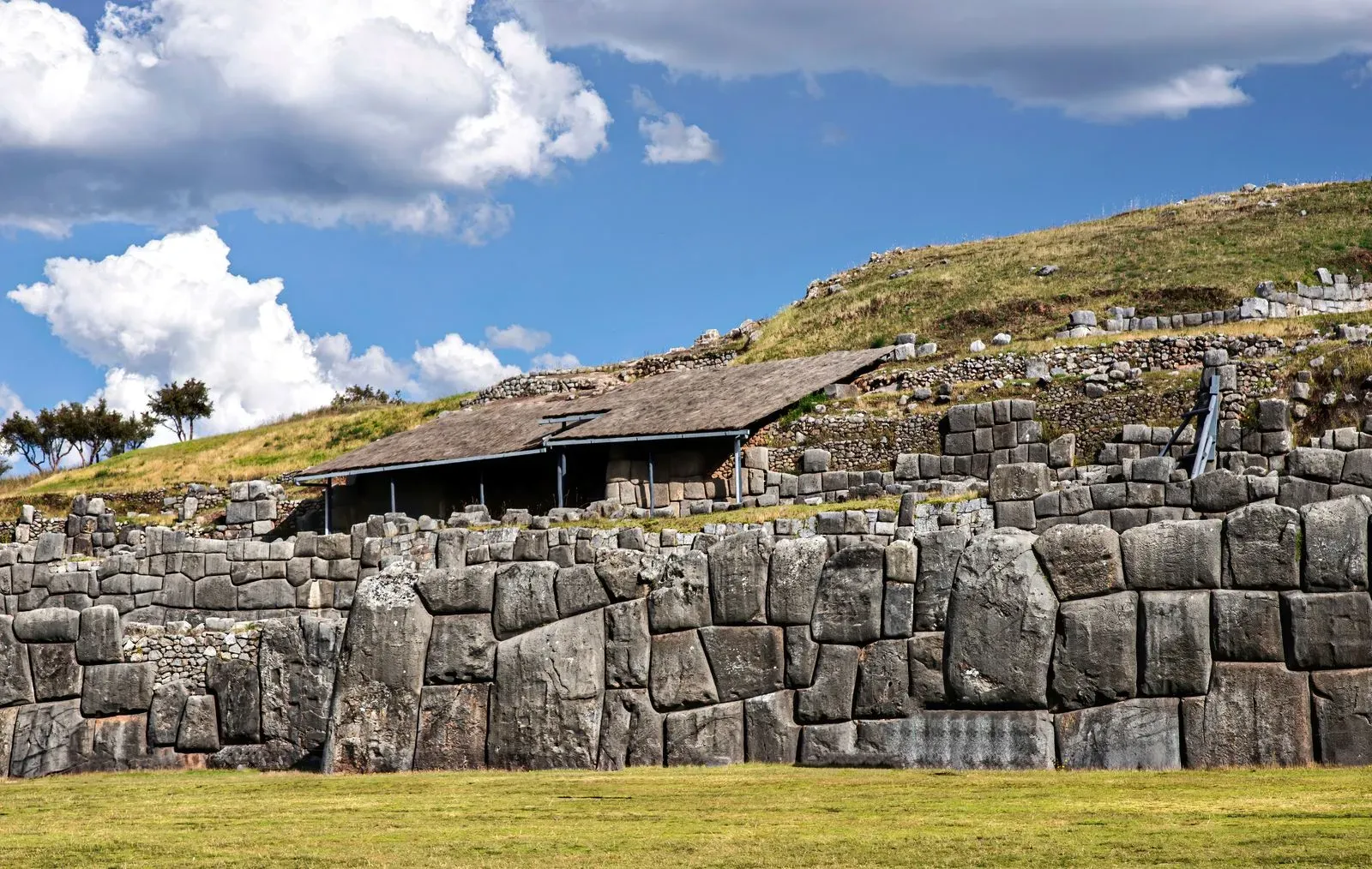 Sacsayhuamán Walls